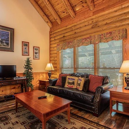 Great Wolf Cabin In Pigeon Forge! Βίλα Εξωτερικό φωτογραφία