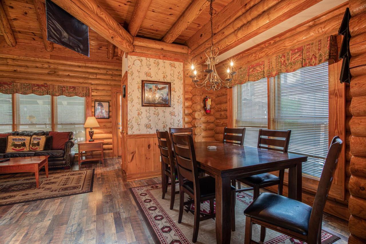 Great Wolf Cabin In Pigeon Forge! Βίλα Εξωτερικό φωτογραφία