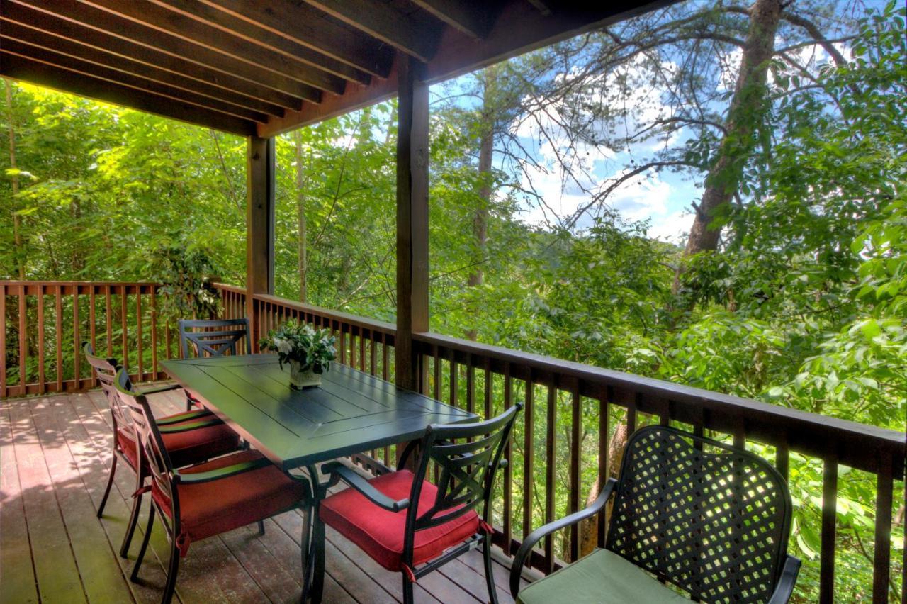 Great Wolf Cabin In Pigeon Forge! Βίλα Εξωτερικό φωτογραφία