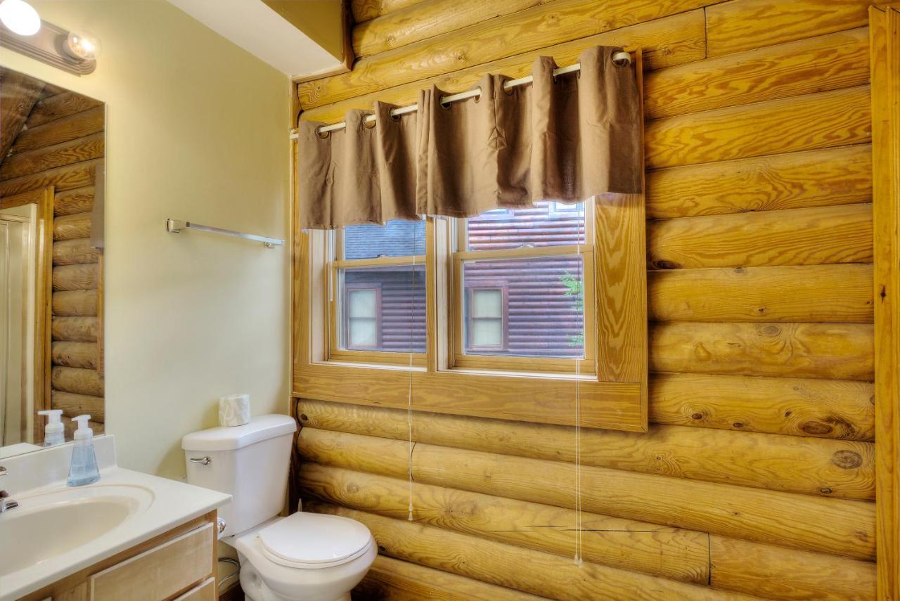Great Wolf Cabin In Pigeon Forge! Βίλα Εξωτερικό φωτογραφία