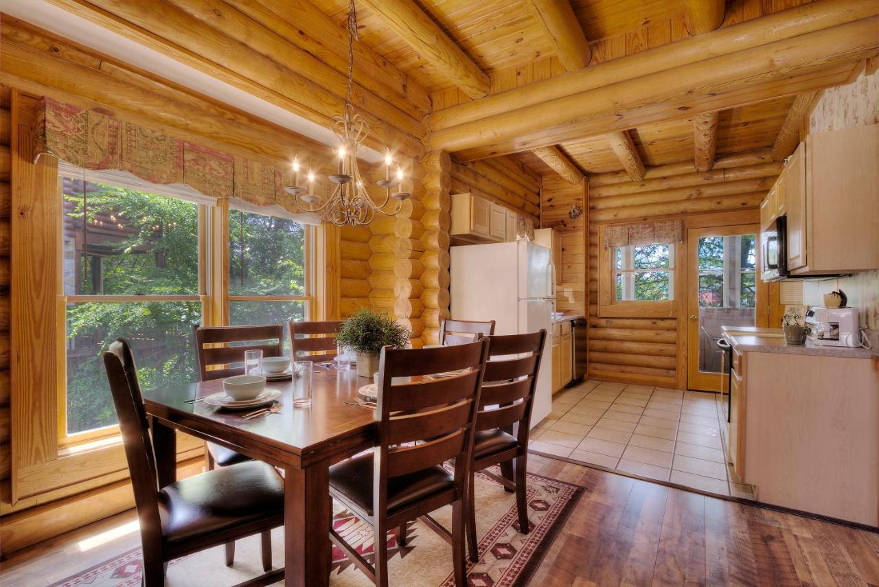 Great Wolf Cabin In Pigeon Forge! Βίλα Εξωτερικό φωτογραφία